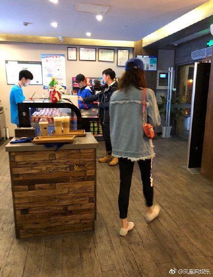 4AM孤存网鱼办会员卡被粉丝抓包网鱼网咖成电竞明星聚集地